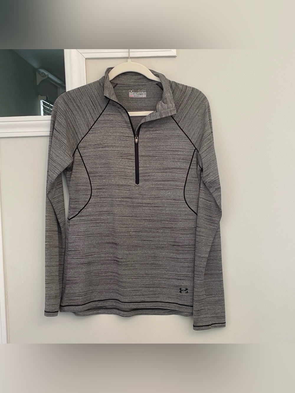 Under Armour Women’s Semi Fitted Heatgear Grey Quarter Zip Size Medium